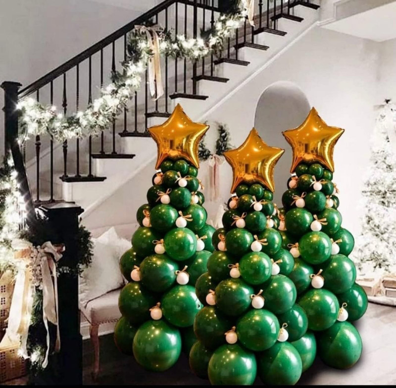 Paano gumawa ng isang Christmas tree na may mga lobo?
